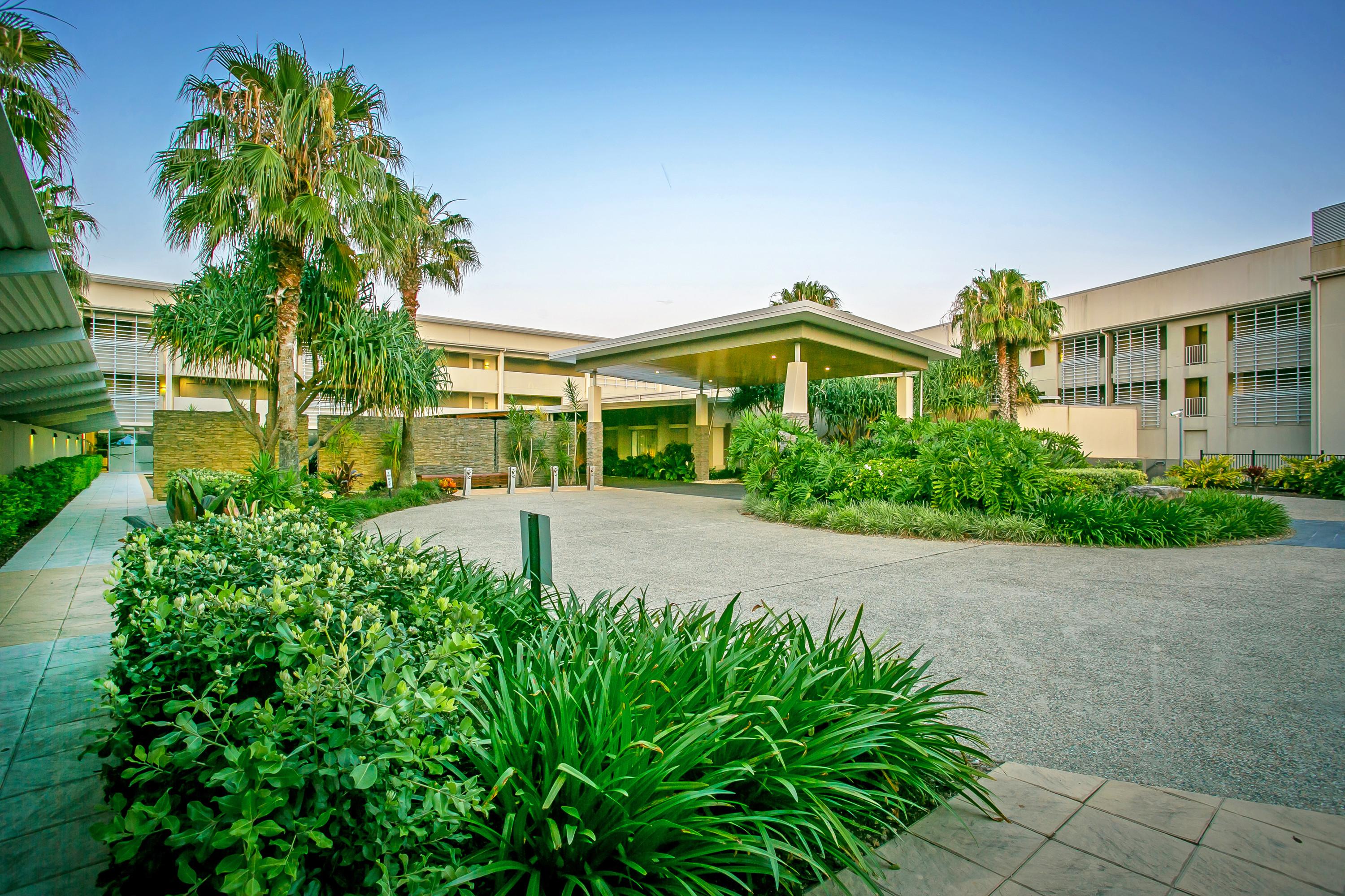 Peppers Salt Resort & Spa Kingscliff Bagian luar foto The main entrance of the hospital