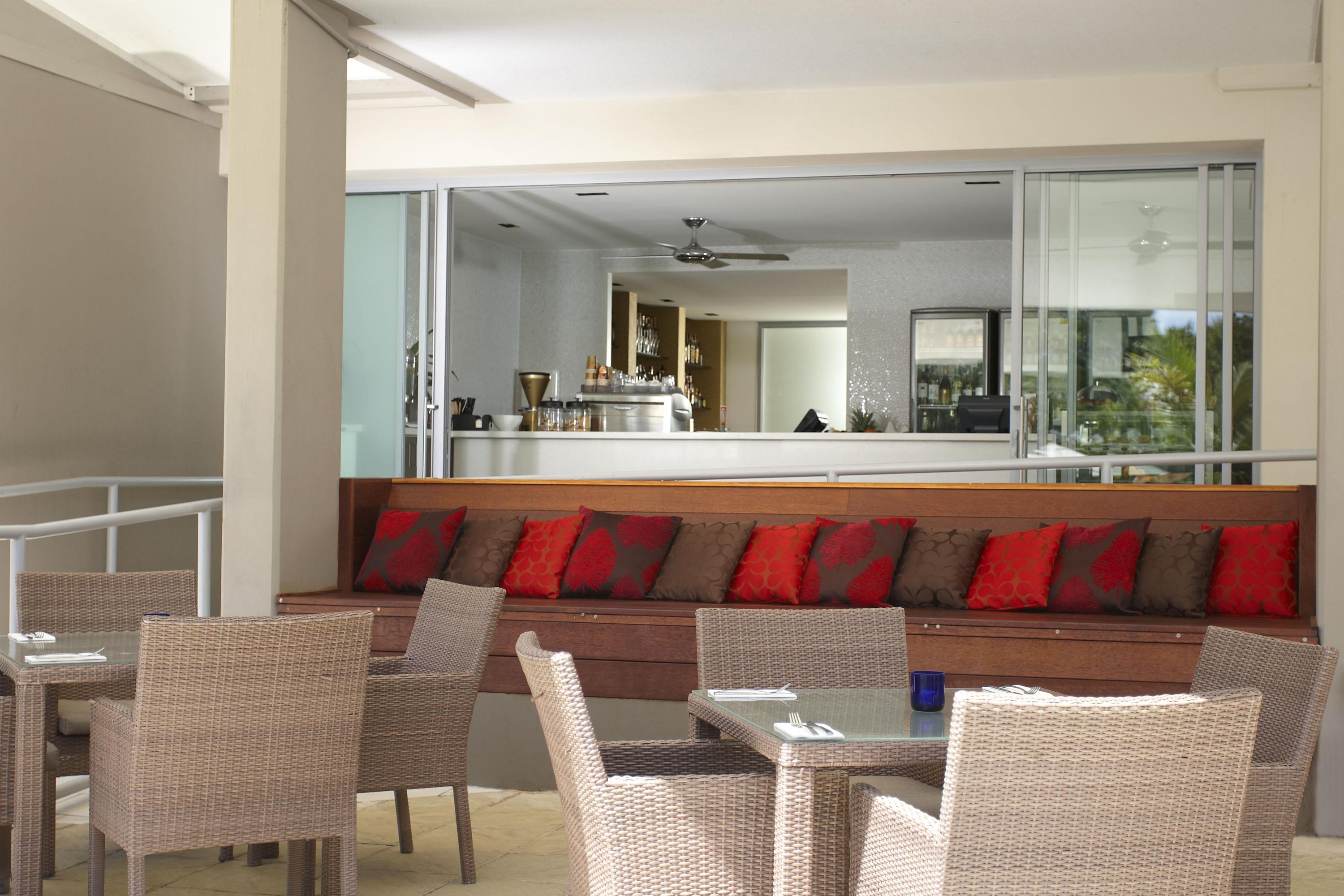 Peppers Salt Resort & Spa Kingscliff Bagian luar foto The bar at the hotel
