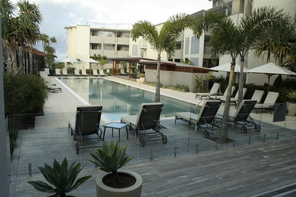 Peppers Salt Resort & Spa Kingscliff Bagian luar foto The pool at the hotel